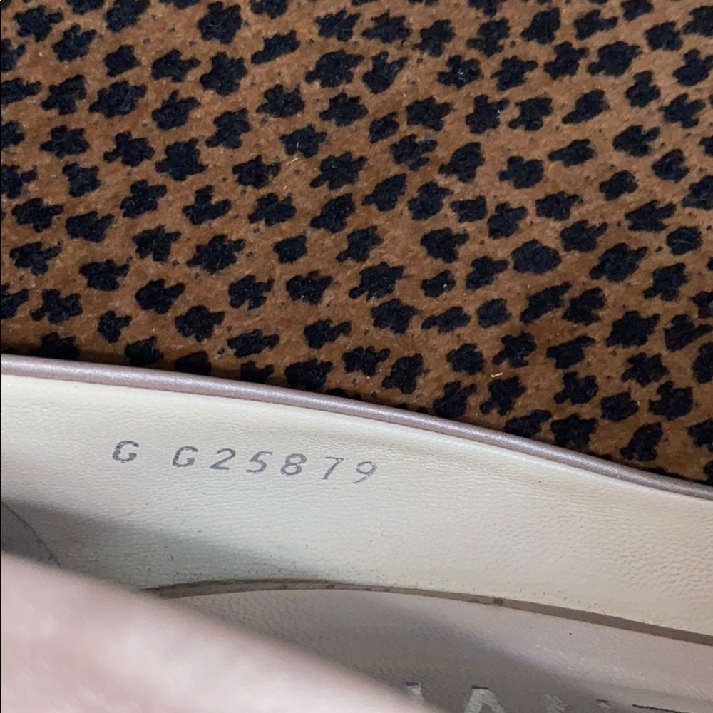 CHANEL - Picture 6 of 6